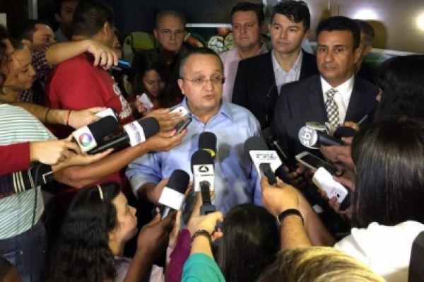 Taques herda dívida de R$ 1,7 bilhão e salários podem ter atrasos
