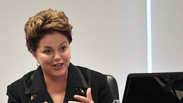 Dilma nega uso irregular dos Correios para distribuir material de campanha