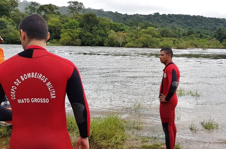 Bombeiros realizam busca por jovem desaparecido no Rio Aripuanã