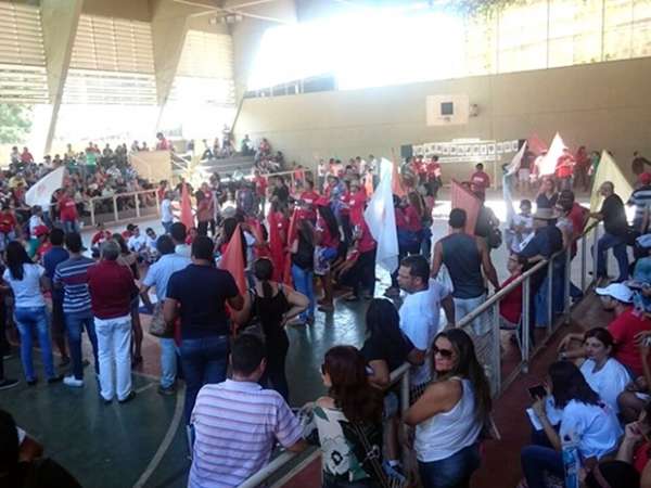Servidores da Educação suspendem greve após 67 dias em Mato Grosso