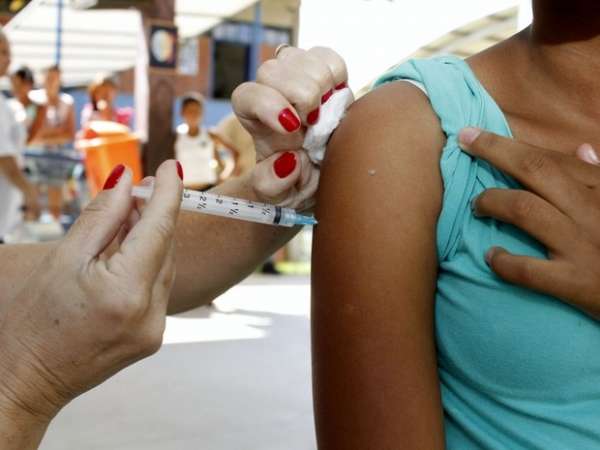 Procura pela vacina contra HPV cai pela metade em relação a 2014
