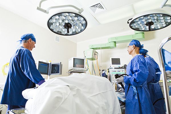 Esquema entre médicos e empresas de prótese lesou redes pública e privada