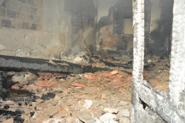 Casa abrigo pega fogo e monitoras conseguem salvar 18 crianças em Rondonópolis