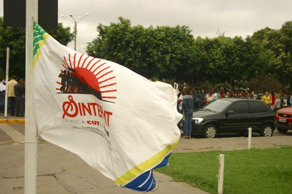 Atenção profissionais da educação da rede municipal de ensino de Colniza que participaram da greve