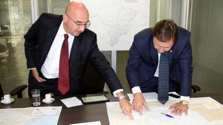Colniza-MT/Senador apresenta ao governo federal a construção de novas rodovias federais entre RO e MT