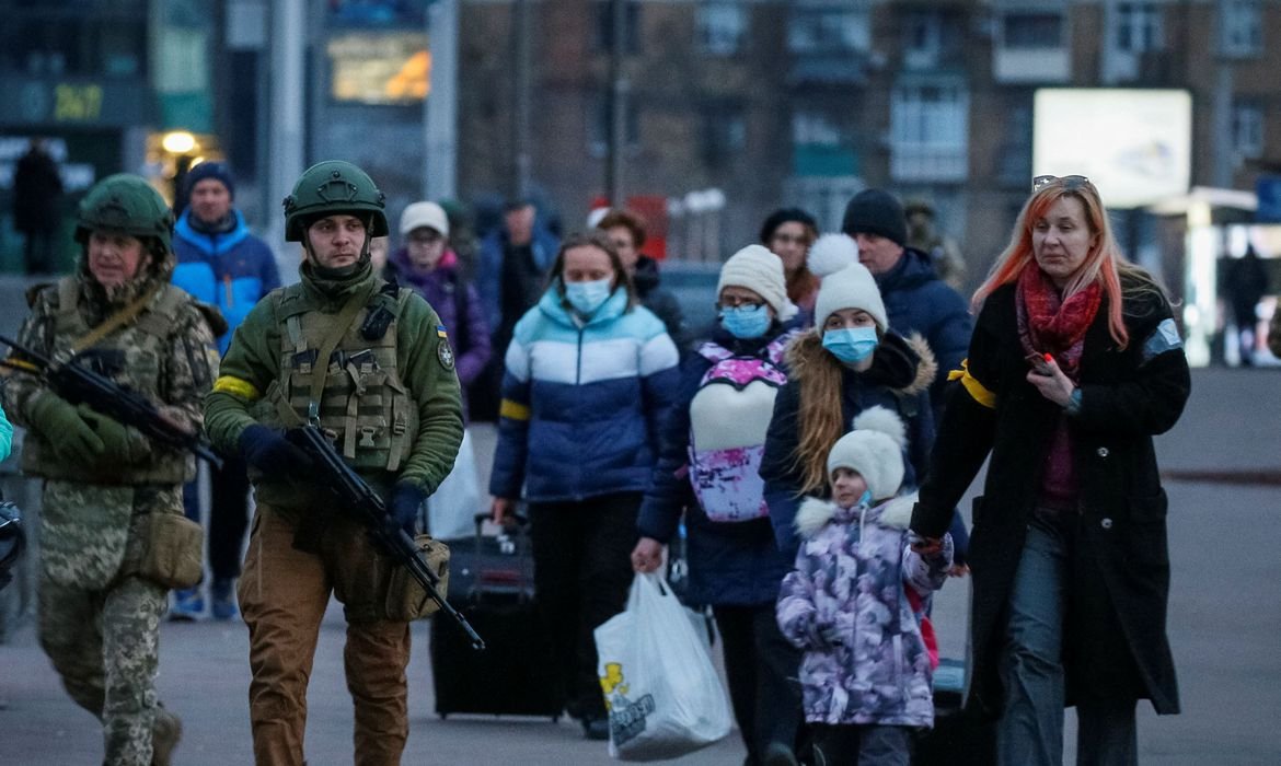 Rússia oferece corredores humanitários de cinco cidades da Ucrânia