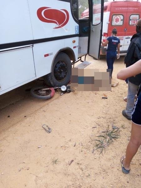 Jovem de 17 anos tenta ultrapassagem na BR 174, bate de frente com ônibus e morre em Colniza