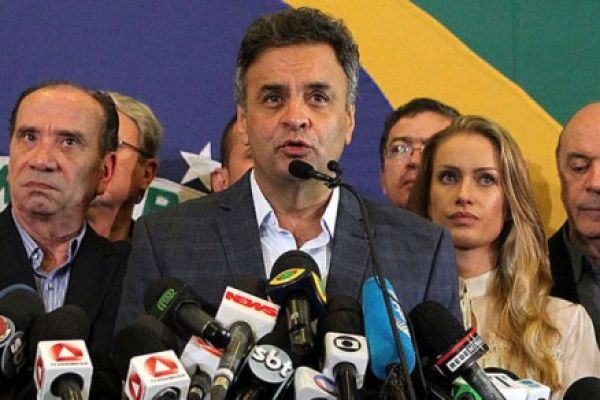 Aécio liga para Dilma e diz que prioridade é unir o Brasil