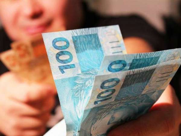 Empresario confessa ter pago R$ 104 mil de propina na Seduc