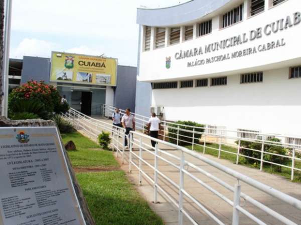 Câmara de Vereadores de Cuiabá exonera quase 400 servidores