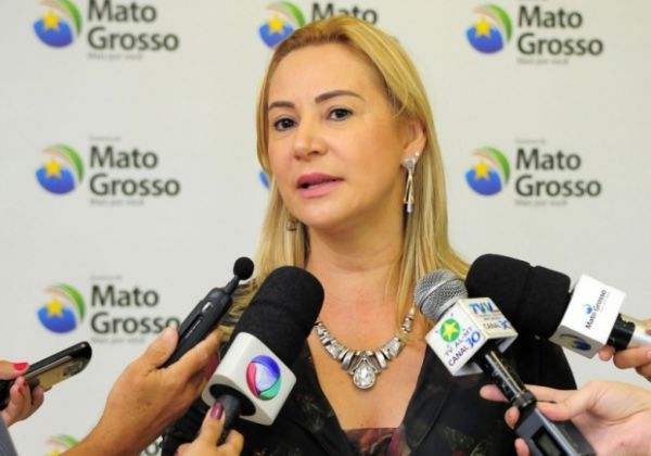 MPE denuncia 1ª dama, secretário e mais 31 por desvio de R$ 8 mi