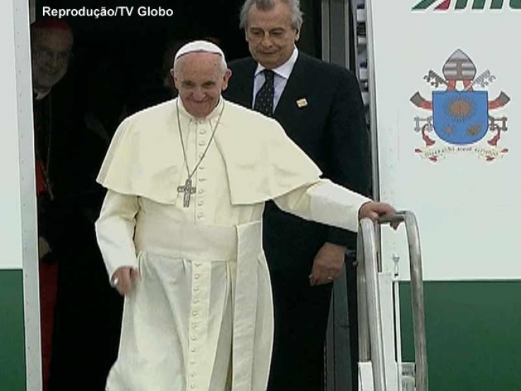 Papa Francisco chega ao Rio para Jornada Mundial da Juventude