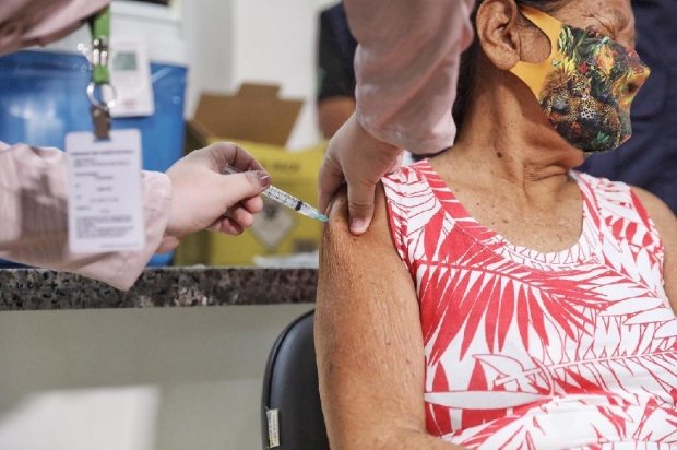 Mato Grosso tem primeira indígena vacinada contra a Covid-19