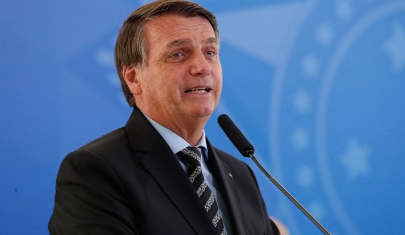 Bolsonaro veta projeto que daria internet grátis a alunos e professores 