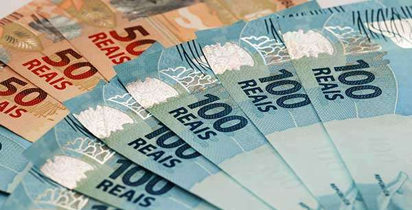 Salário mínimo fica em R$ 871 para 2016