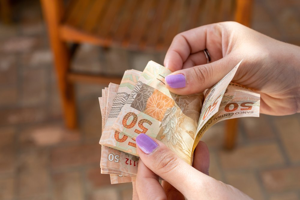 Salário mínimo de R$ 1.412 já entrou em vigor nesta semana