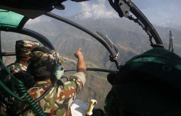 Helicóptero dos EUA é encontrado no Nepal; não há sobreviventes