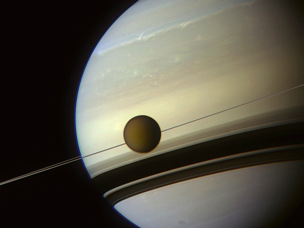 Sonda Cassini está pronta para mergulhar em Saturno