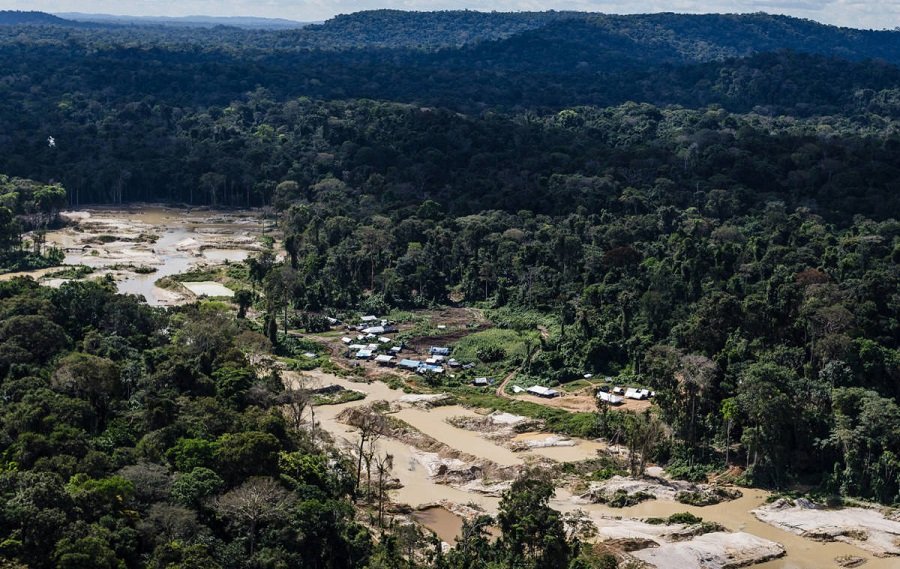 Bolsonaro dá aval para avanço da mineração em terras indígenas