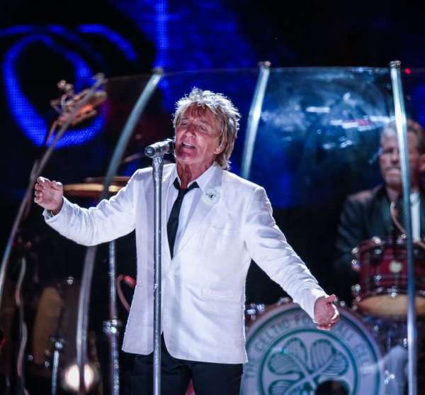 Elton John e Rod Stewart dão toque romântico ao Rock in Rio
