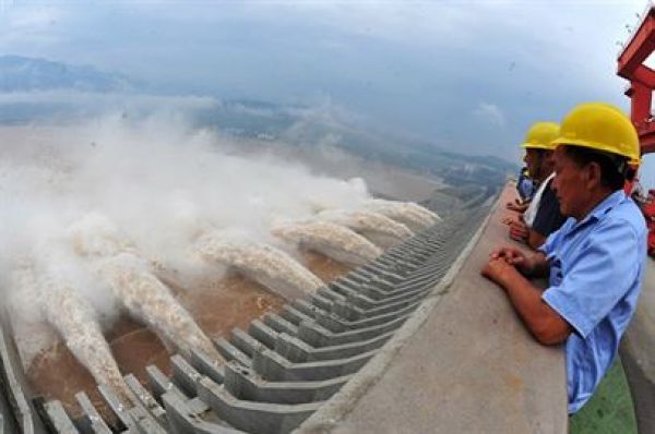 Usina chinesa supera Itaipu como maior produtora de energia em 2014