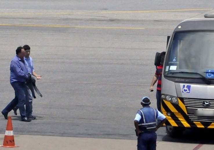 Henry desembarca em aeroporto de MT sob escolta da Polícia Federal