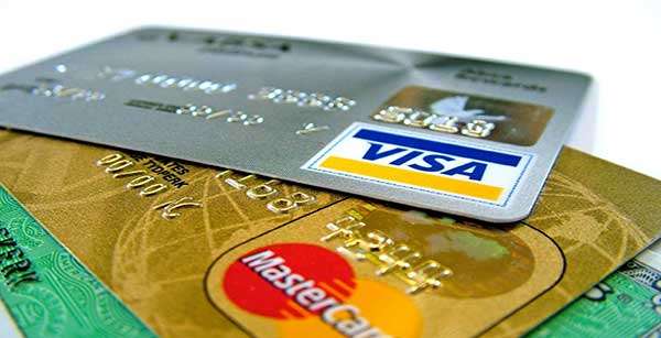 Taxa de juros no cartão de crédito atinge maior nível em 20 anos