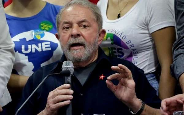 Lula pede R$ 1 milhão de indenização por gráfico do MPF com seu nome