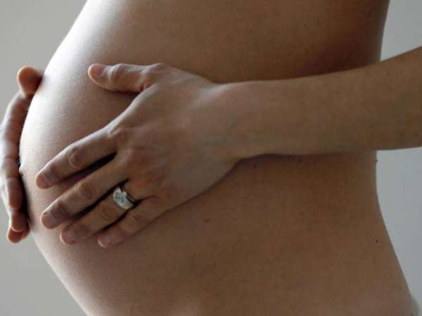 Engravidar mais tarde pode provocar câncer de mama