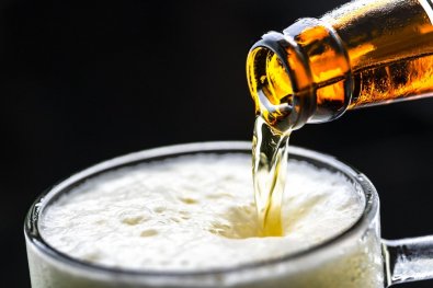 Cerveja é mais eficaz na cura da dor de cabeça do que remédio, aponta estudo