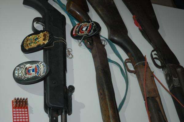 Polícia civil de Colniza realiza apreensão de armas de vários calibres