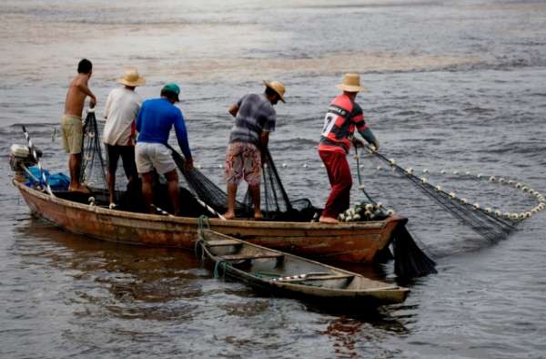 Período de piracema termina e pescadores não receberam seguro-defeso