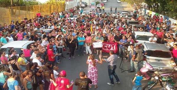 Cuiabá: Professores decidem manter greve geral