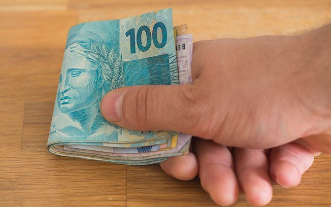 Governo propõe salário mínimo de R$ 1.040 para o próximo ano