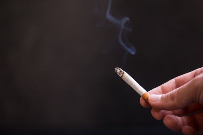 Quase 50% dos fumantes querem deixar o cigarro nos próximos meses, indica estudo