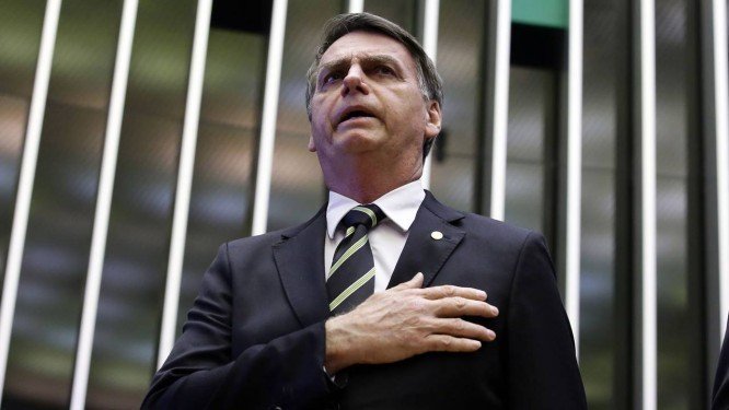 Bolsonaro diz que só existe a constituição