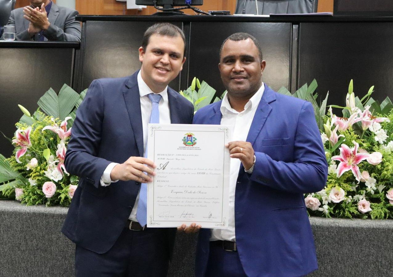 Presidente da câmara municipal de Colniza recebe homenagem na Assembleia Legislativa de Mato Grosso