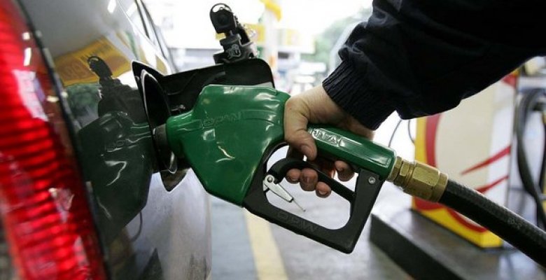 Gasolina sobe em 18 estados e atinge maior valor em 1 ano no país, diz ANP