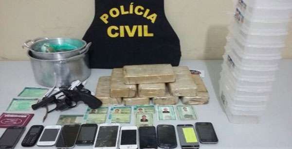 Polícia Civil prende sete traficantes com droga e veículos na fronteira