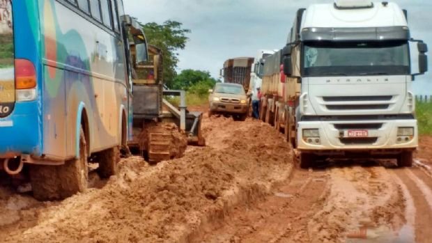 Chuvas 'levam' estradas e deixam em alerta 41 cidades de Mato Grosso