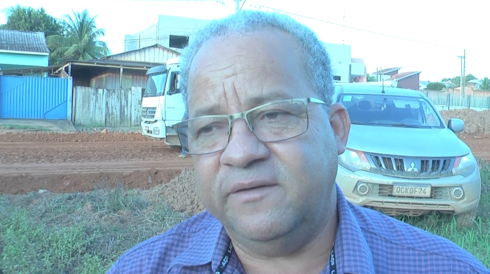 Prefeito Miltinho acompanha andamento de obras de pavimentação no município de Colniza