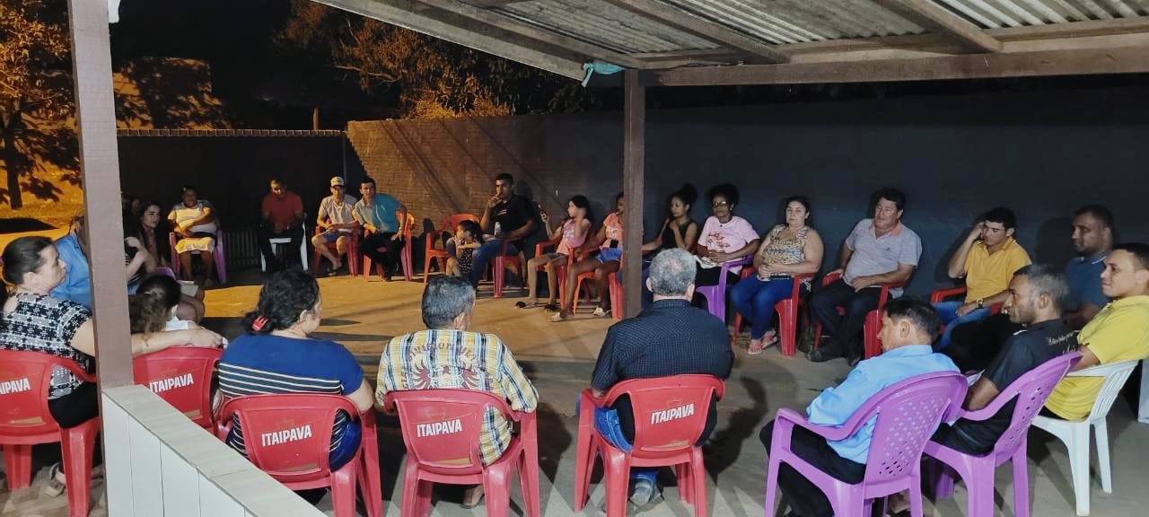 Prefeito Miltinho e o vereador Ezequias Dedé participa de reunião com moradores no Bairro Cidade Alta