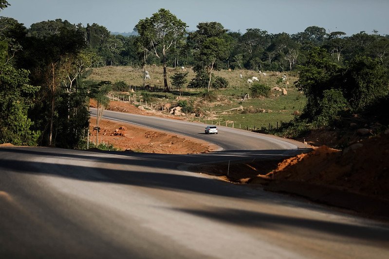 No primeiro ano de obras, Governo asfalta 81 km da MT-170 entre Colniza e Castanheira