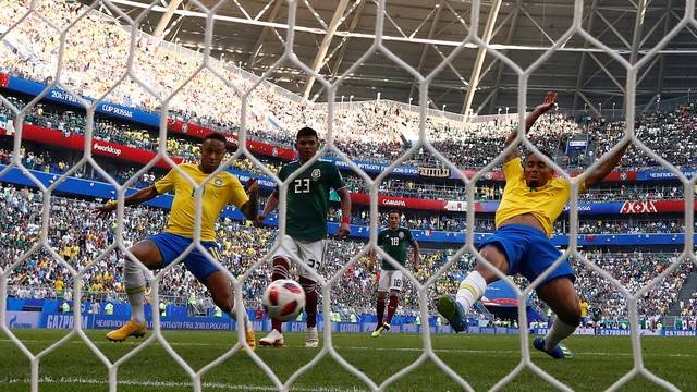 Neymar decide, mantém escrita contra o México e carrega Brasil às quartas