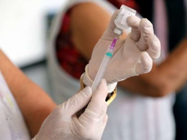 Vacina contra ebola tem êxito em teste e pode acabar com surto - veja