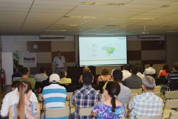 Produtores de Juína participaram de Palestra sobre Pecuária no Auditório Sicredi